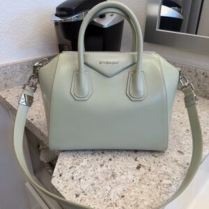 Givenchy Antigona Smooth Leather Satchel in Pale Mint